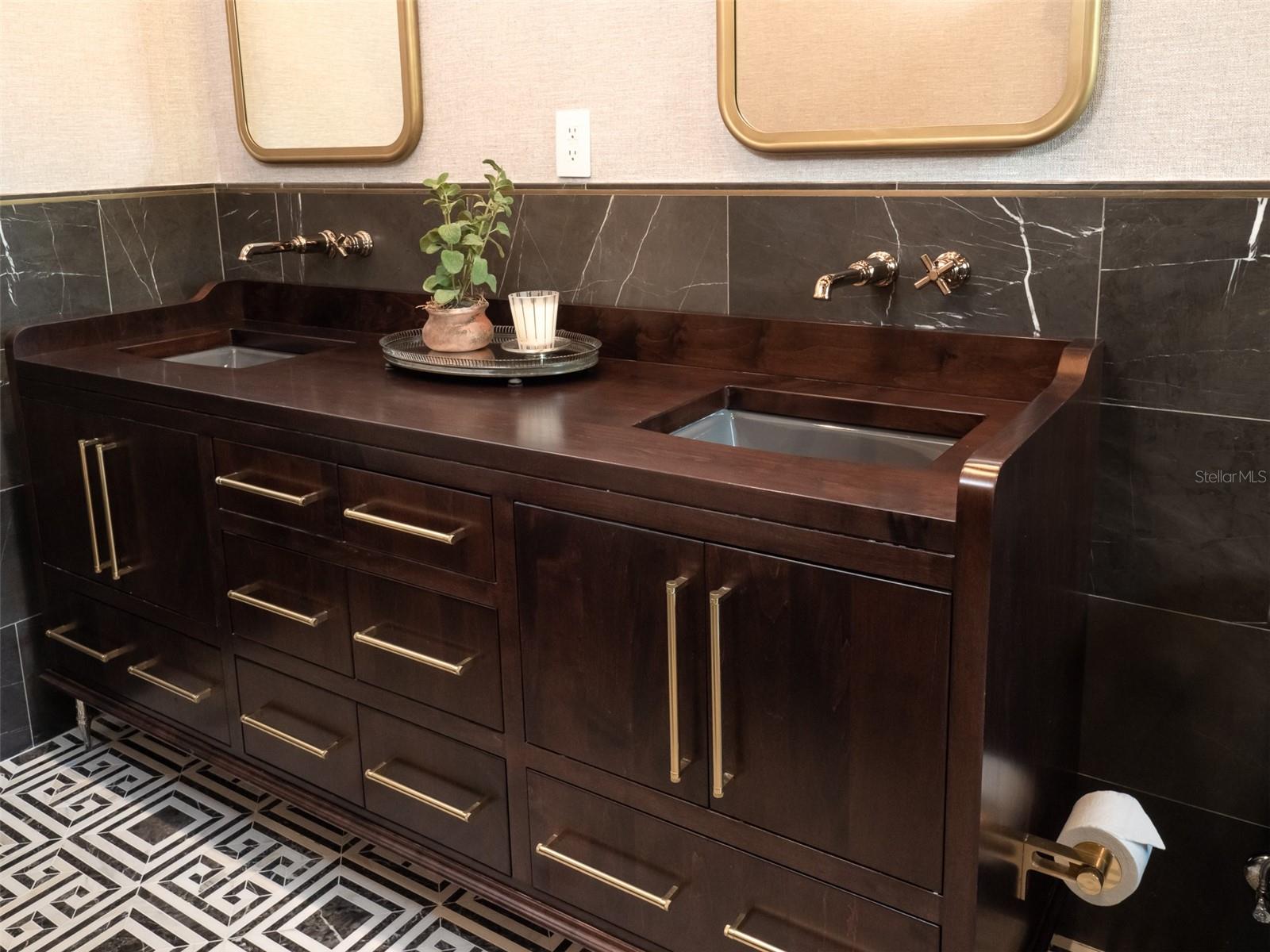 GOLDEN OCALA - Residential