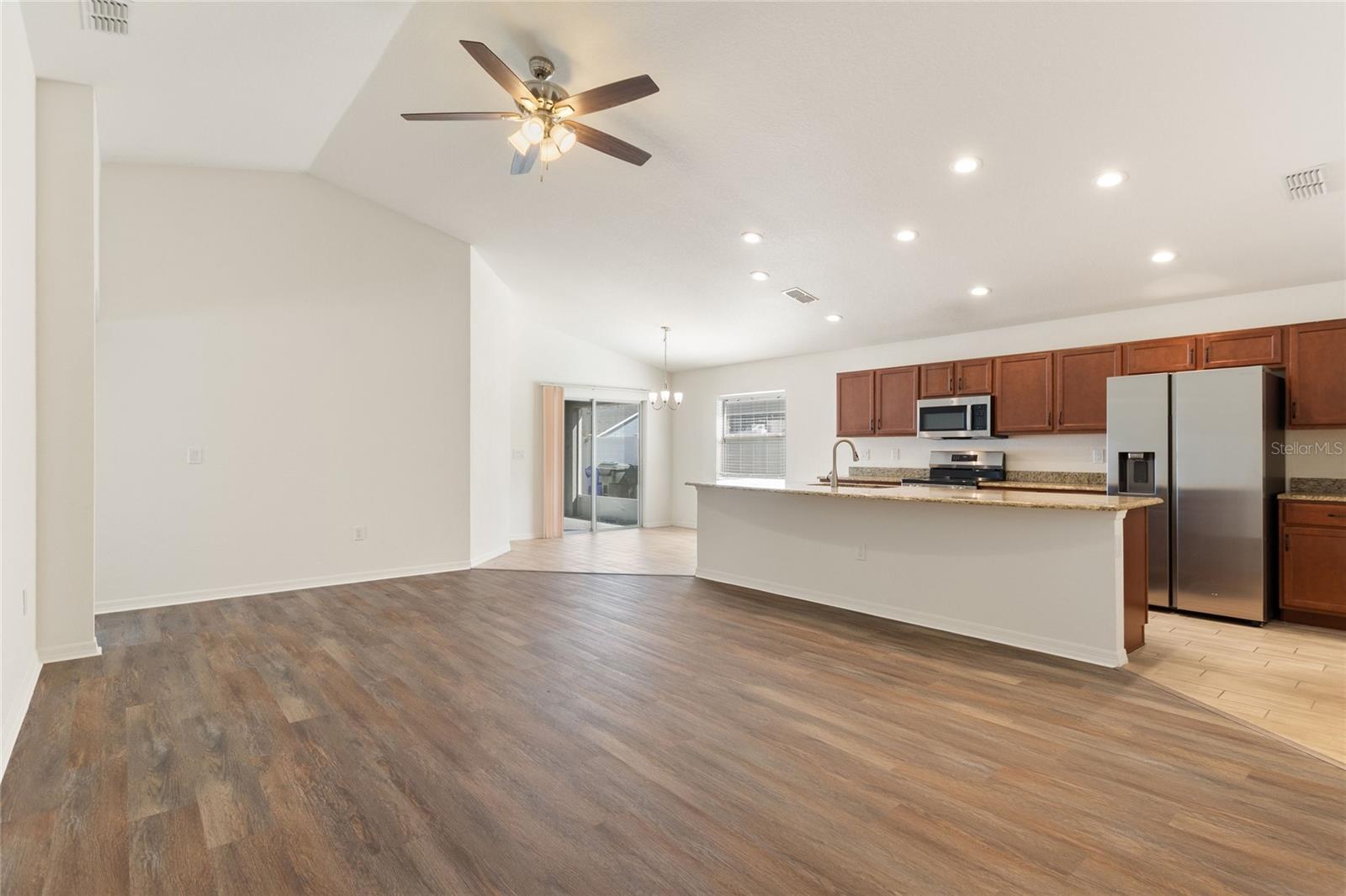 DONOVAN TRACE - Residential