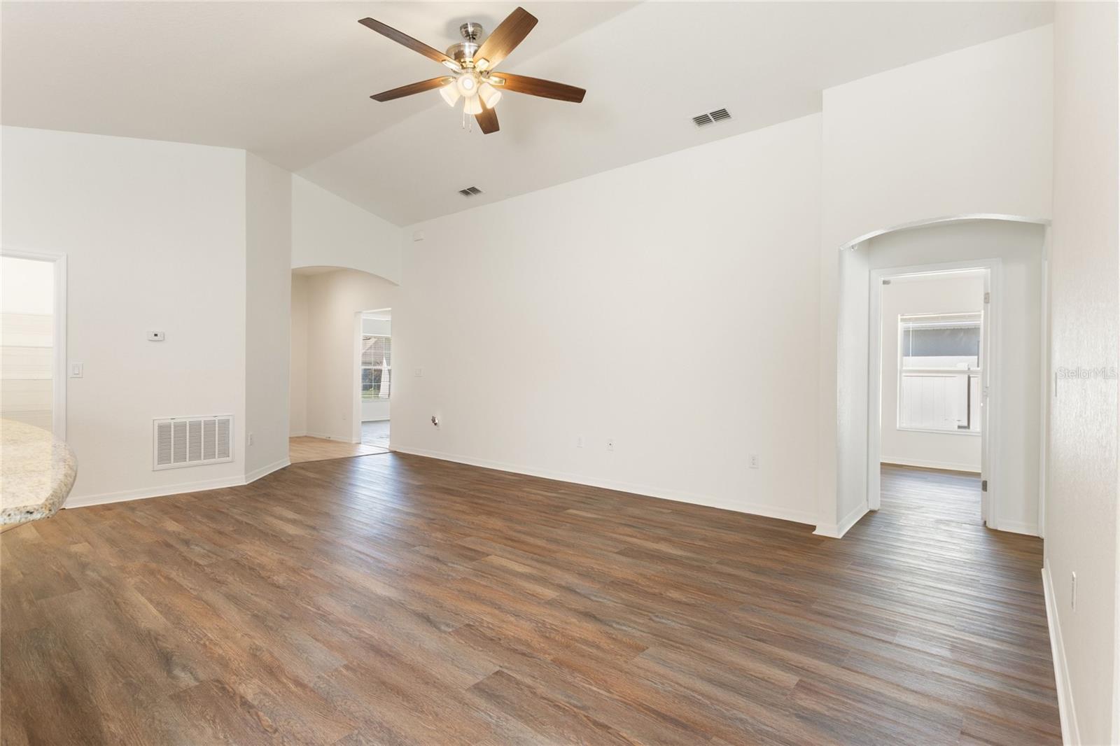 DONOVAN TRACE - Residential