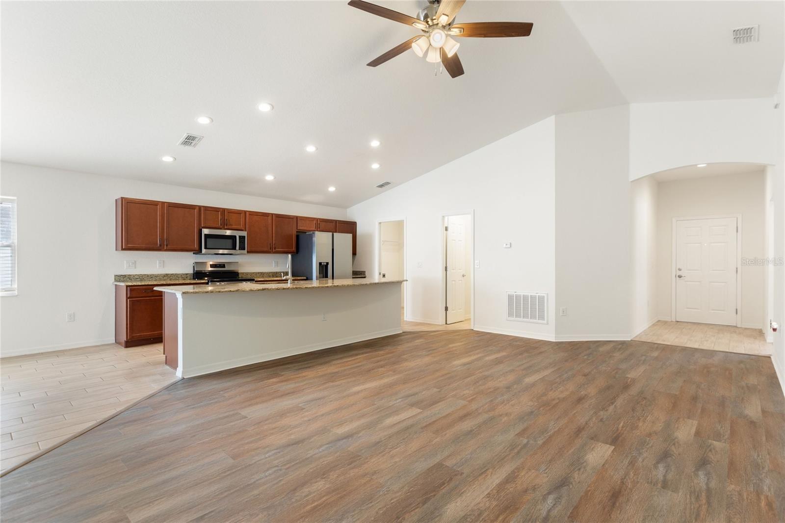 DONOVAN TRACE - Residential