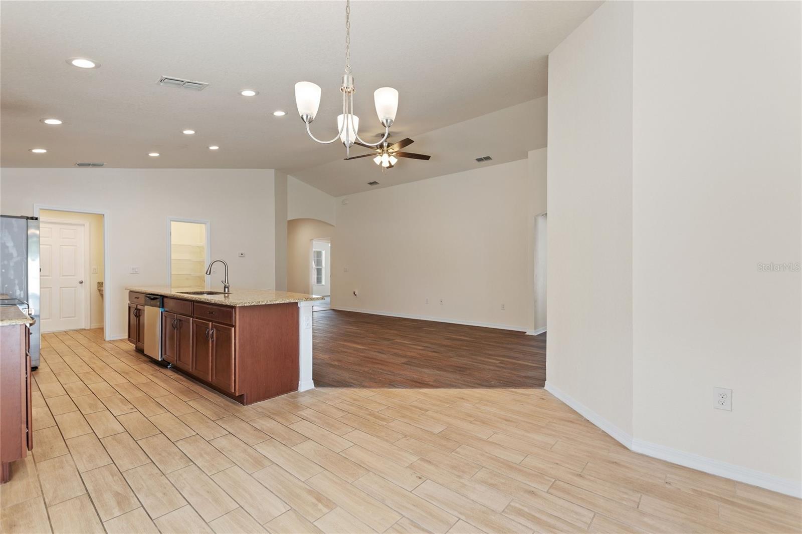 DONOVAN TRACE - Residential