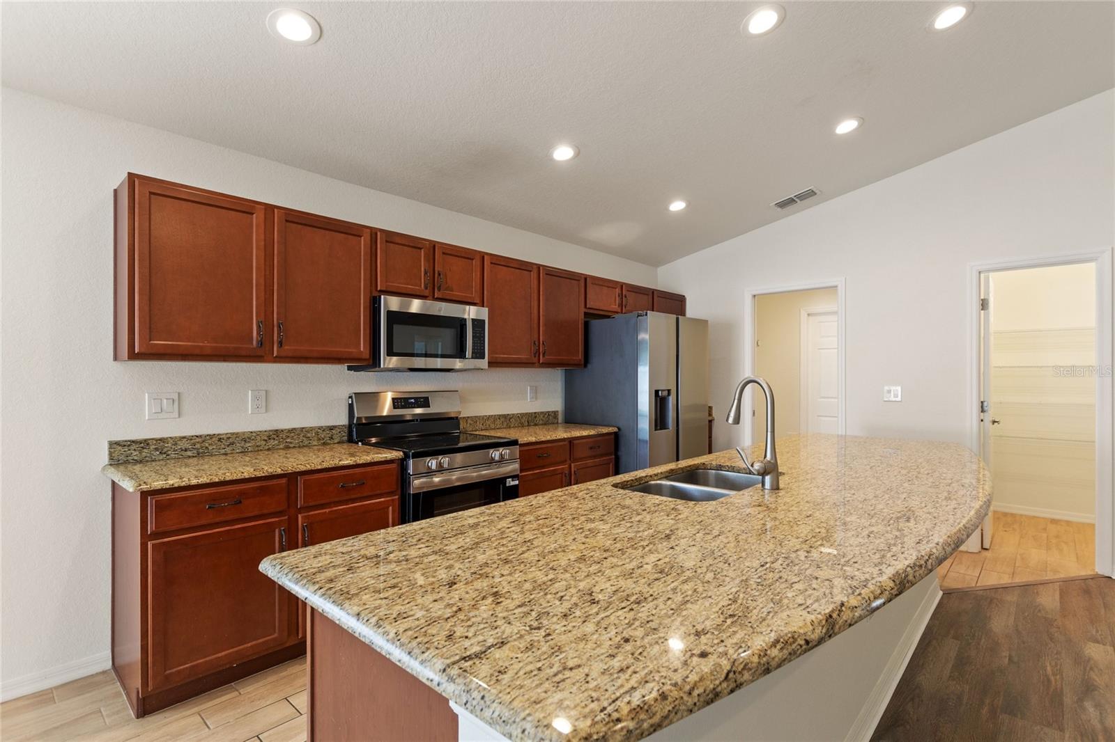 DONOVAN TRACE - Residential