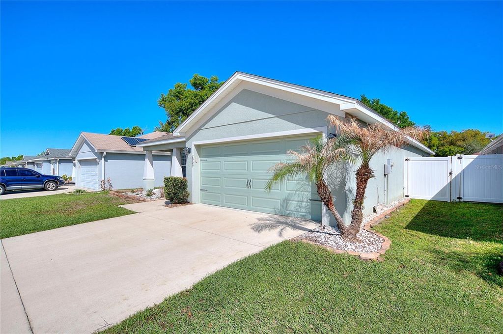 Photo of 2009 Danes Court, Lakeland, FL 33810 (MLS # O6391438)