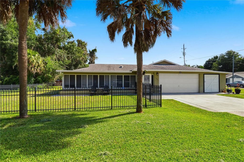 Photo of 1381 Cr 446a, Lake Panasoffkee, FL 33538 (MLS # G5113395)