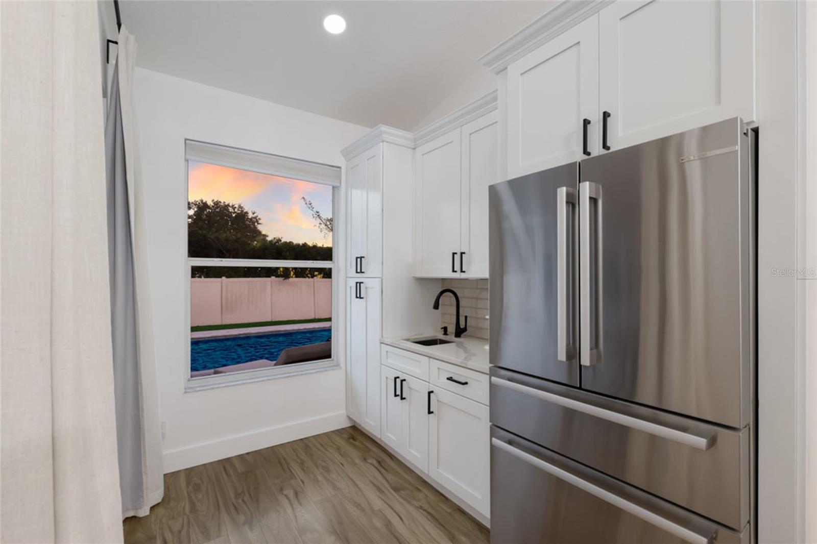 BAY OAKS ESTATES - Residential