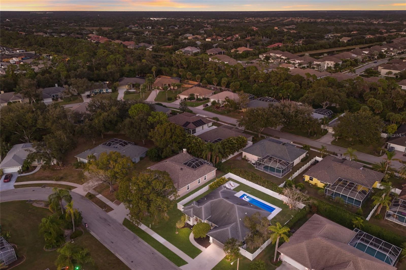 BAY OAKS ESTATES - Residential