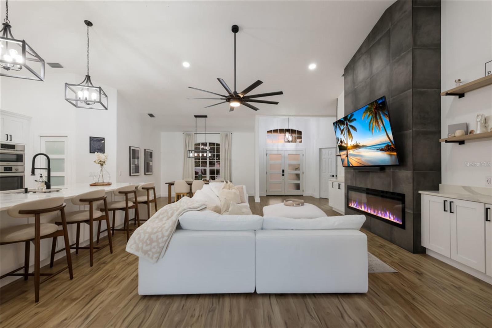 BAY OAKS ESTATES - Residential