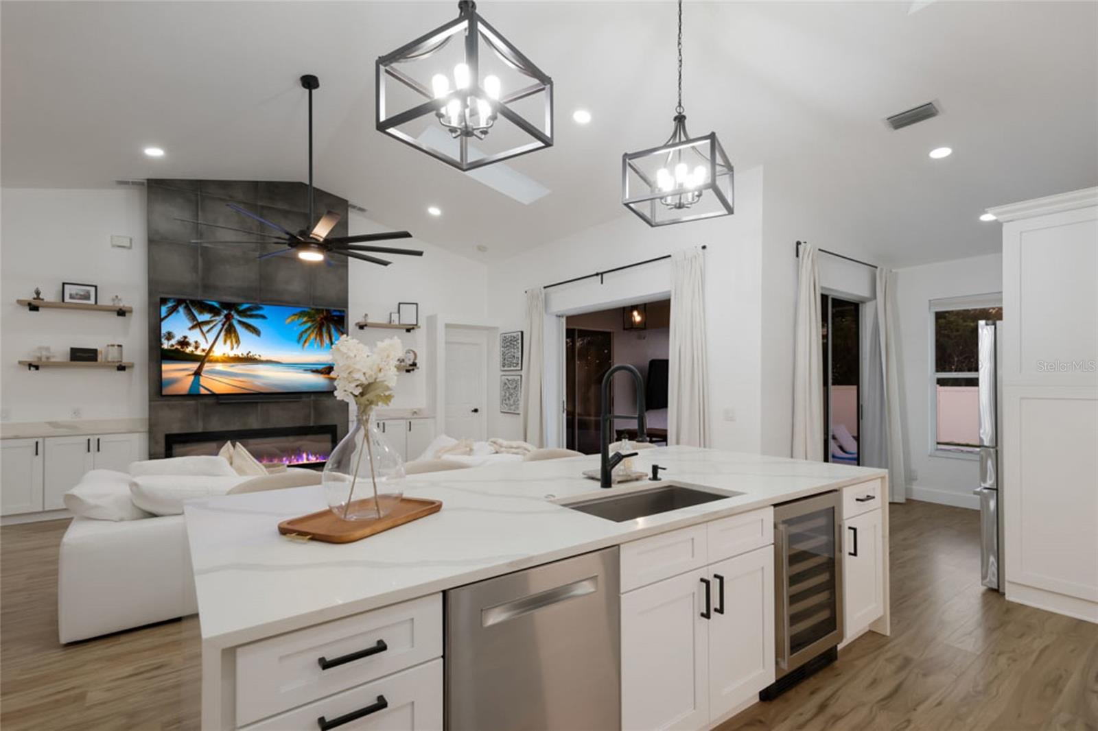 BAY OAKS ESTATES - Residential