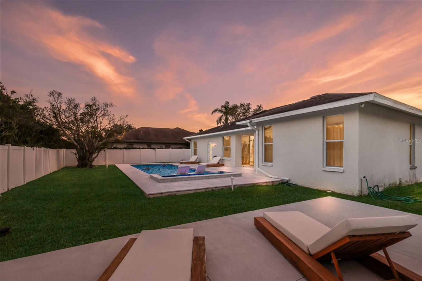 BAY OAKS ESTATES - Residential