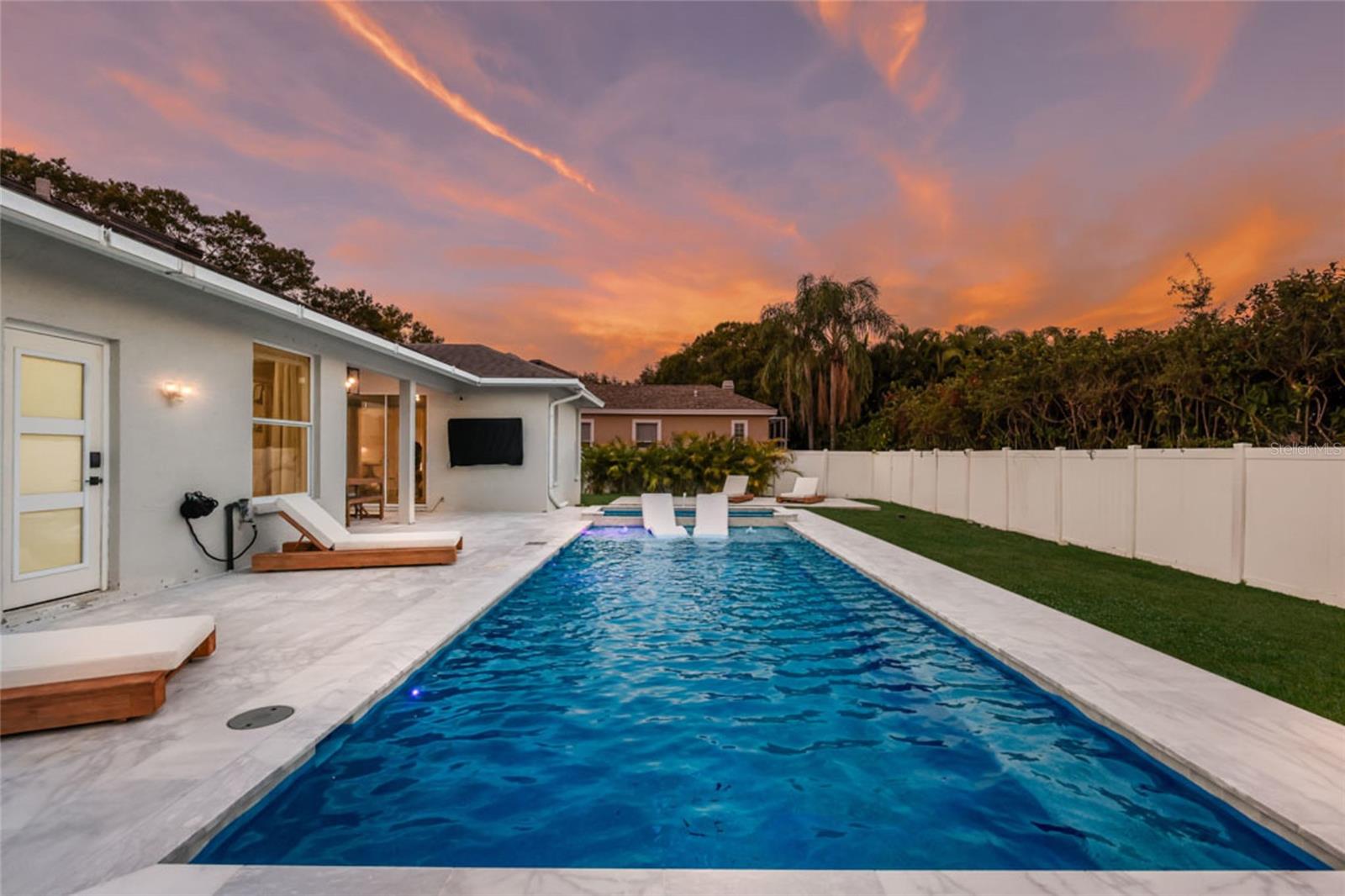 BAY OAKS ESTATES - Residential