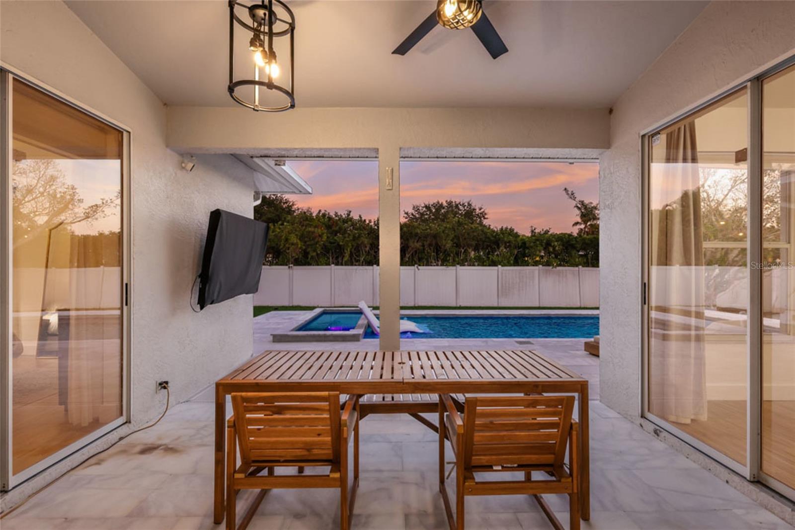 BAY OAKS ESTATES - Residential