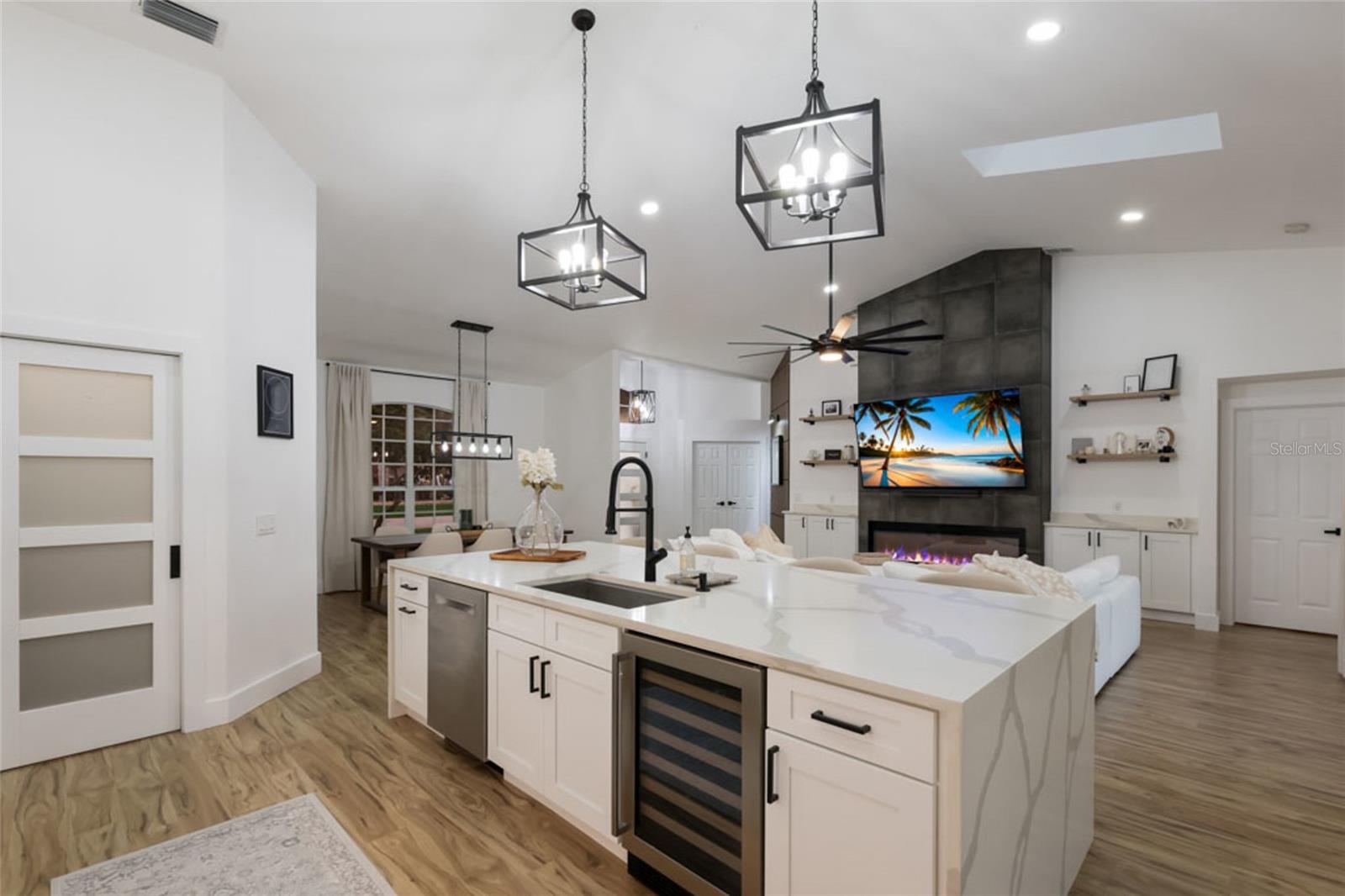 BAY OAKS ESTATES - Residential