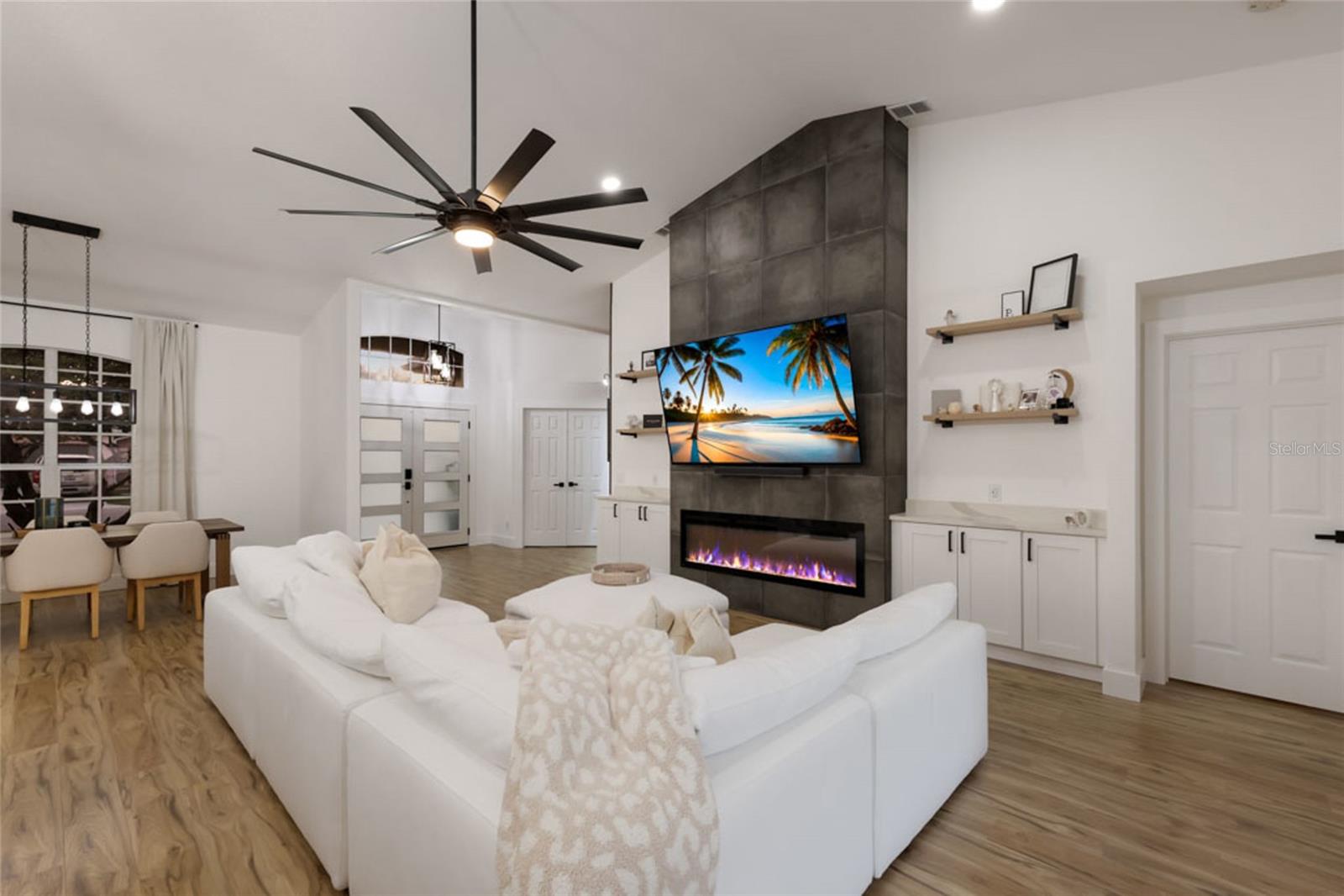 BAY OAKS ESTATES - Residential