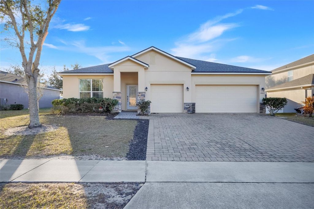 Photo of 10019 Lenox Street, Clermont, FL 34711 (MLS # G5107876)