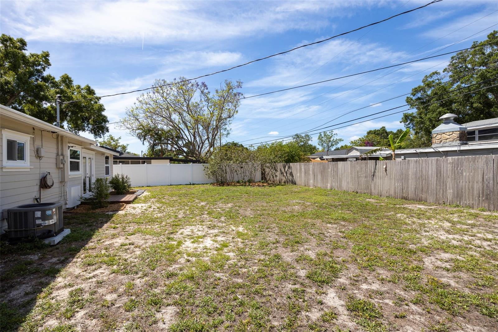 MEADOW LAWN 5TH ADD - Residential