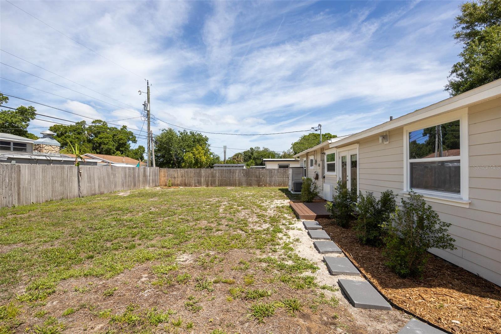 MEADOW LAWN 5TH ADD - Residential