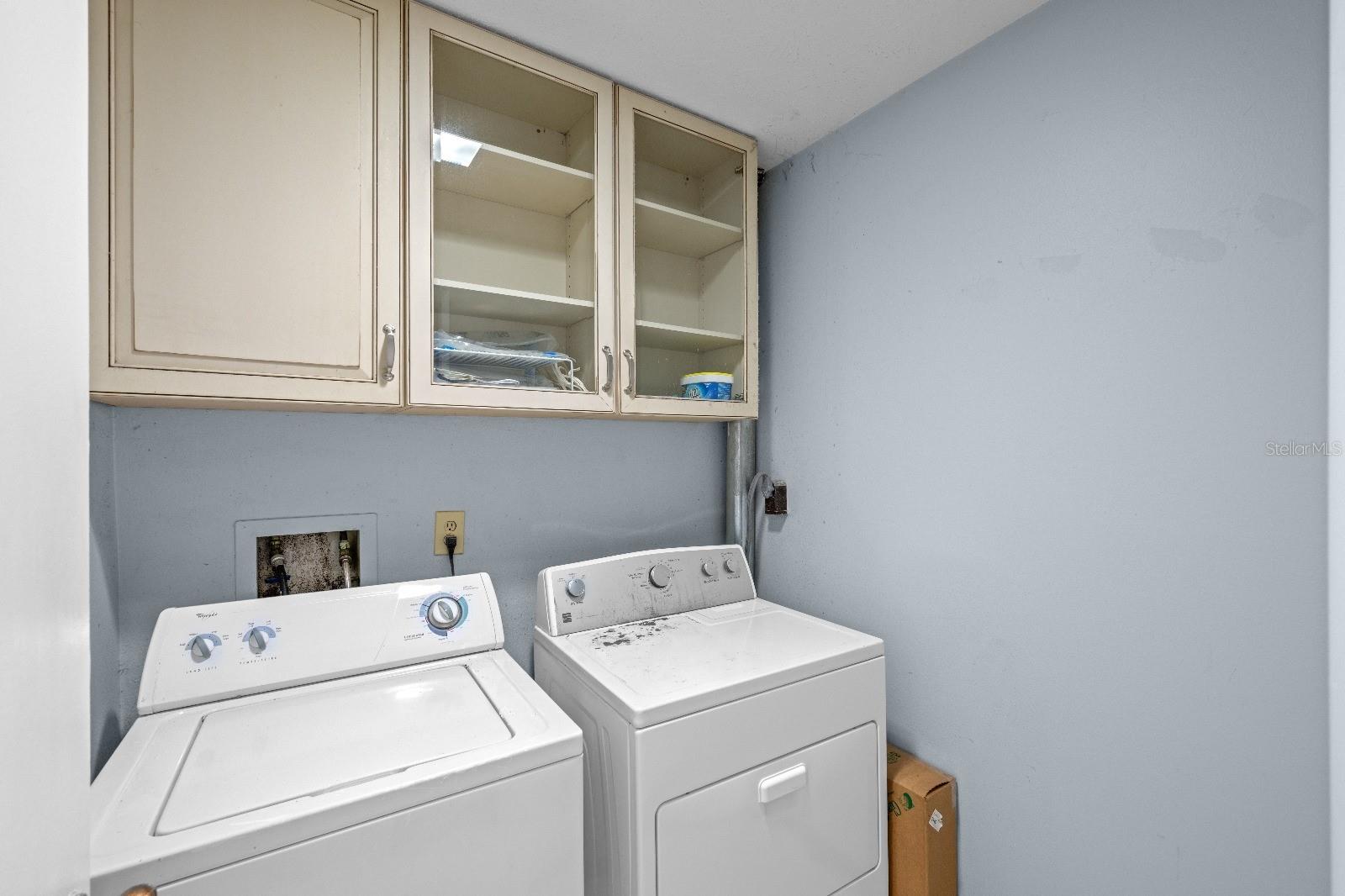 LAKE FOREST UNIT 1 - Residential Lease