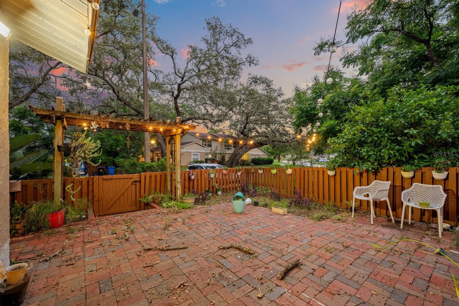 LAKE FOREST UNIT 1 - Residential Lease