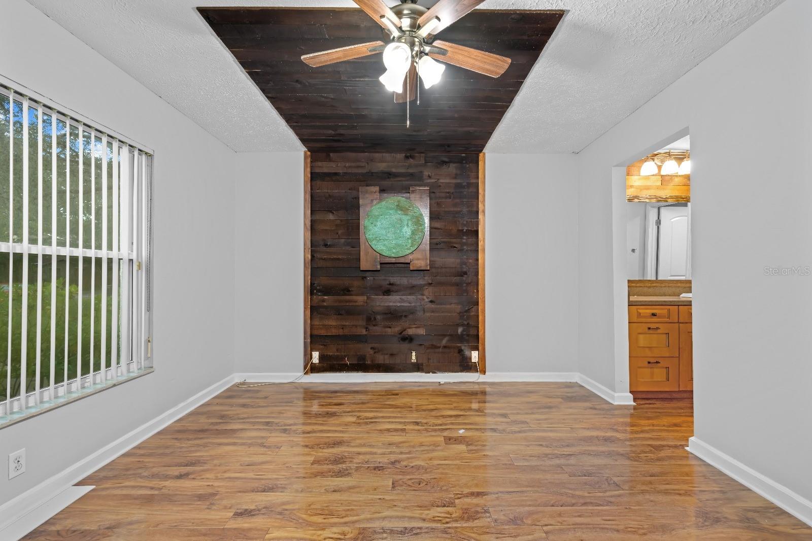 LAKE FOREST UNIT 1 - Residential Lease