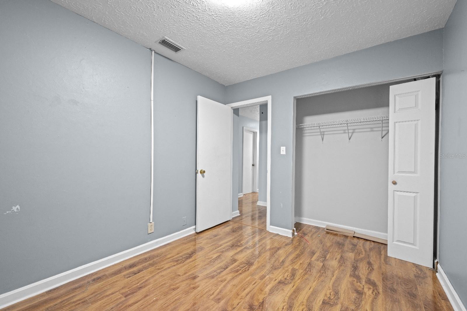 LAKE FOREST UNIT 1 - Residential Lease