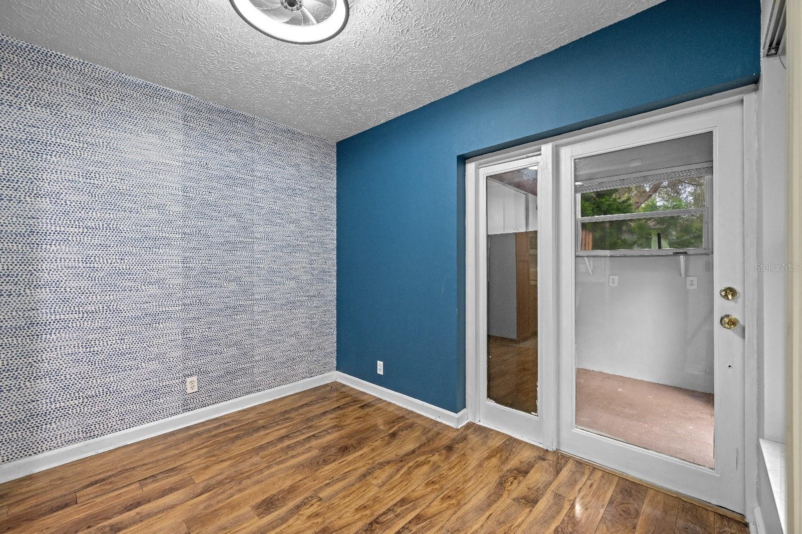 LAKE FOREST UNIT 1 - Residential Lease