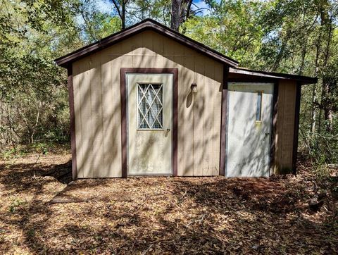 Photo of 274 Cemetery Road, Palatka, FL 32177 (MLS # OM710644)