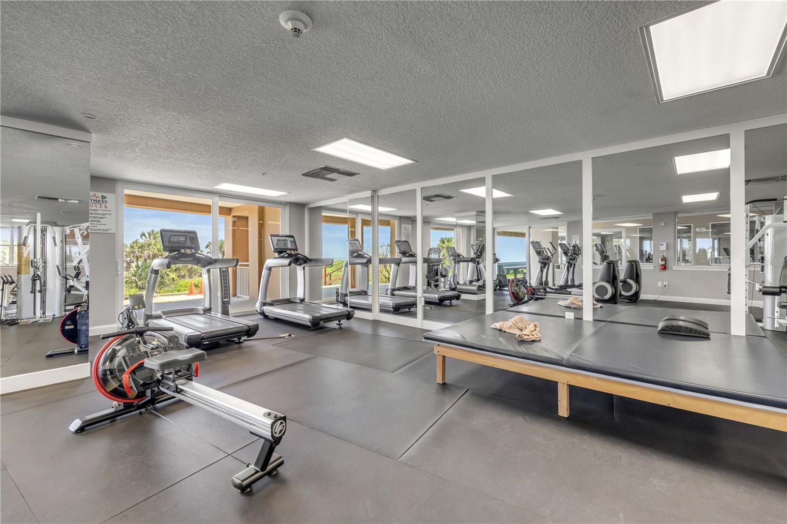 SURF CLUB III - Residential