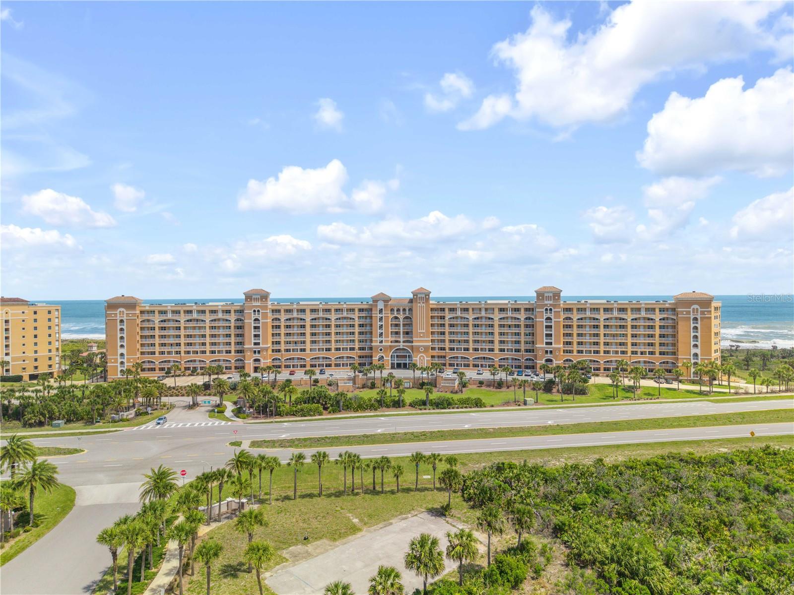 SURF CLUB III - Residential