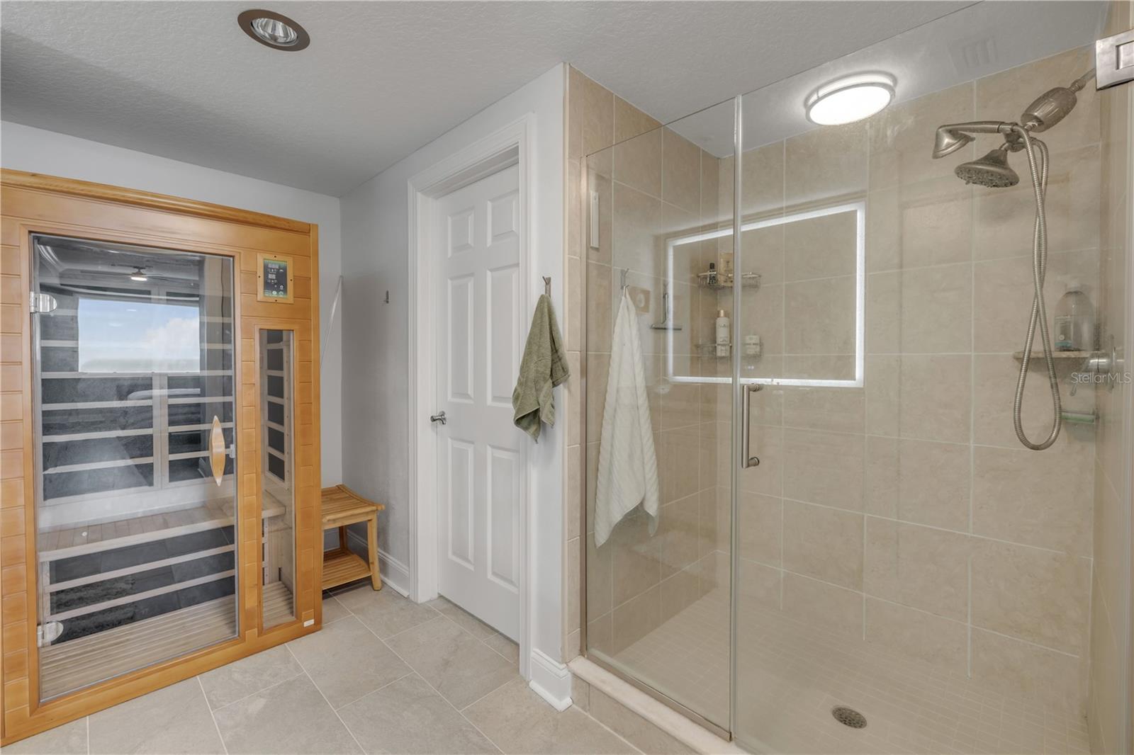 SURF CLUB III - Residential