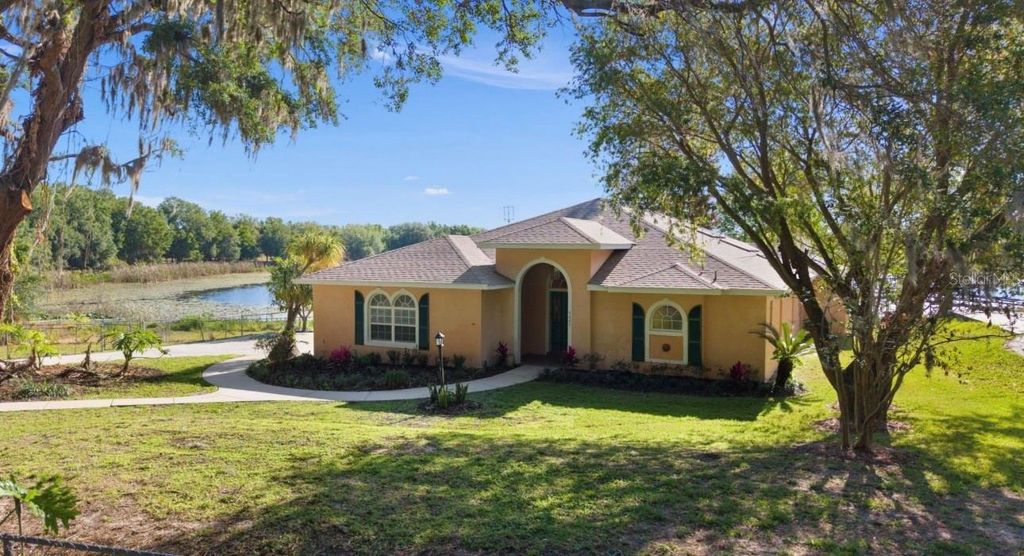 Photo of 9440 County Road 561, Clermont, FL 34711 (MLS # G5111505)
