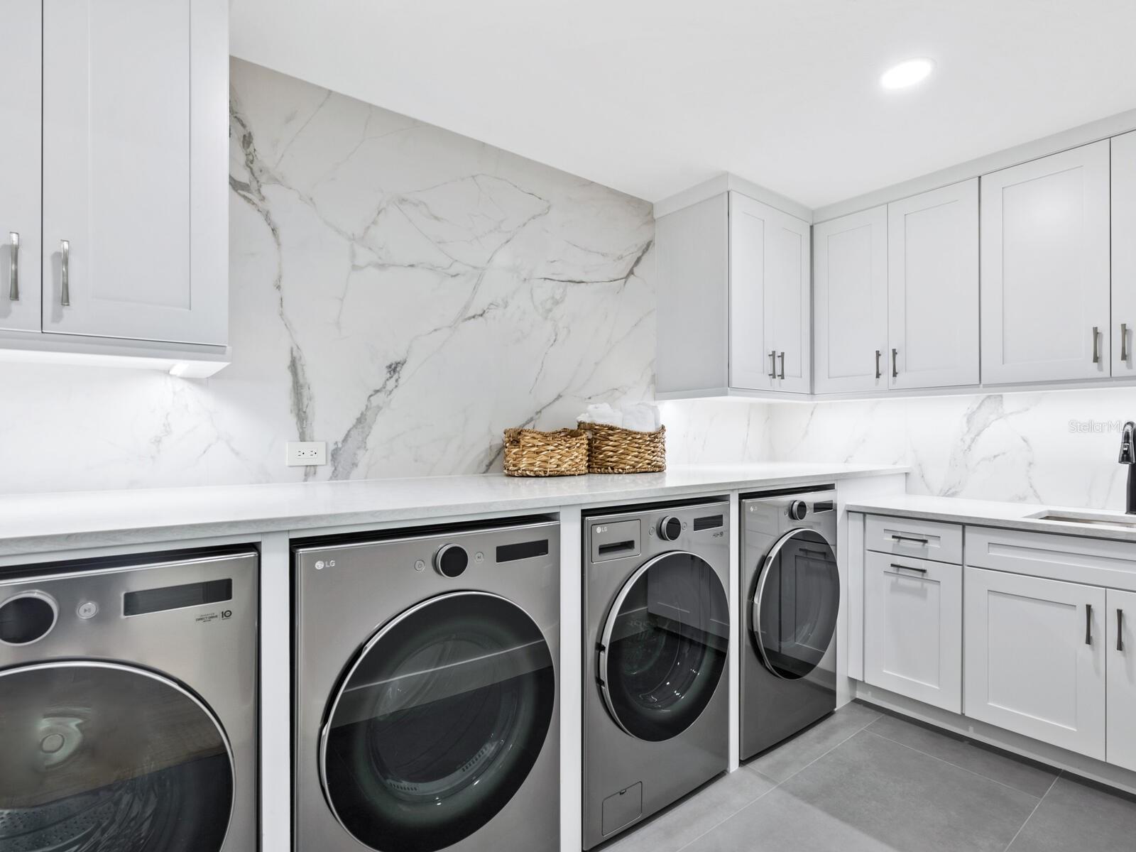 SOUTHBAY YACHT & RACQUET CLUB - Residential