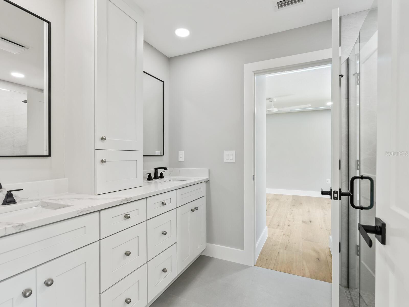 SOUTHBAY YACHT & RACQUET CLUB - Residential