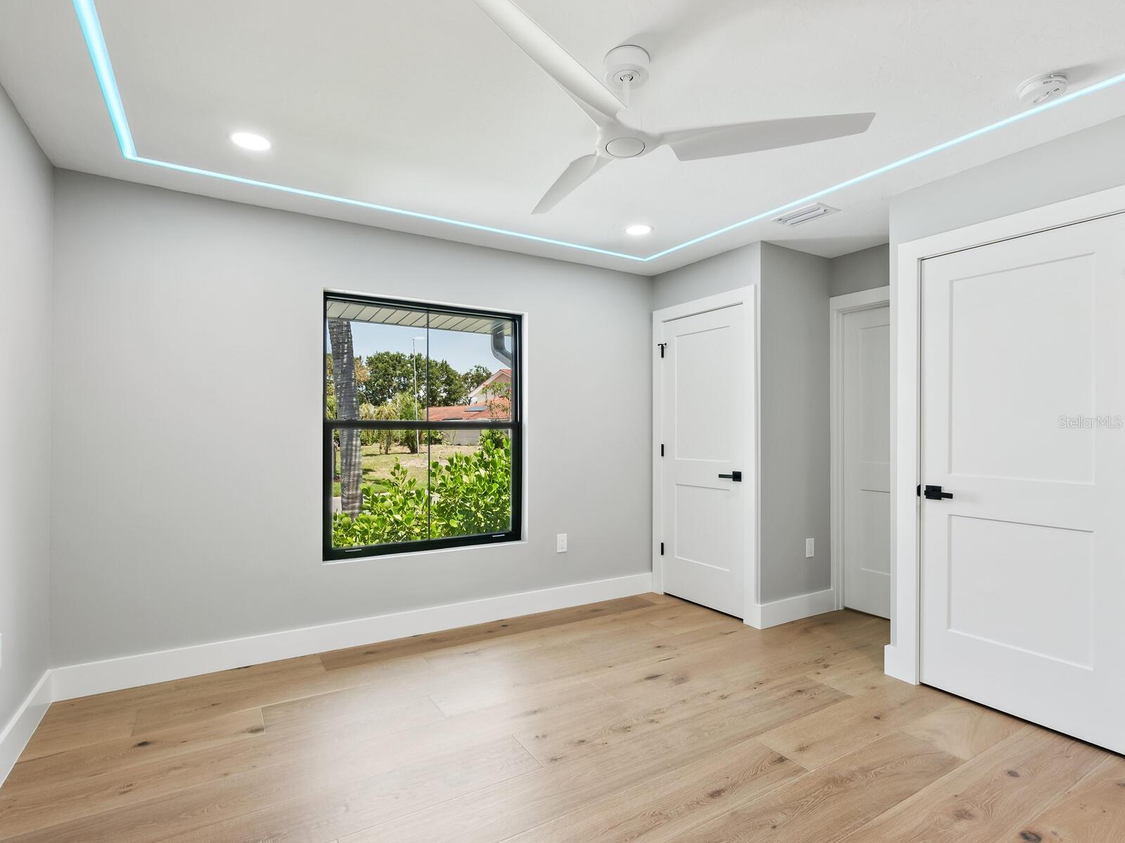 SOUTHBAY YACHT & RACQUET CLUB - Residential