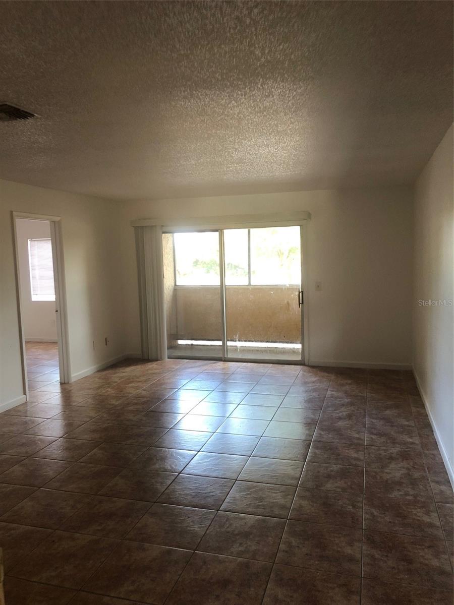 OXFORD SQUARE CONDO - Residential Lease