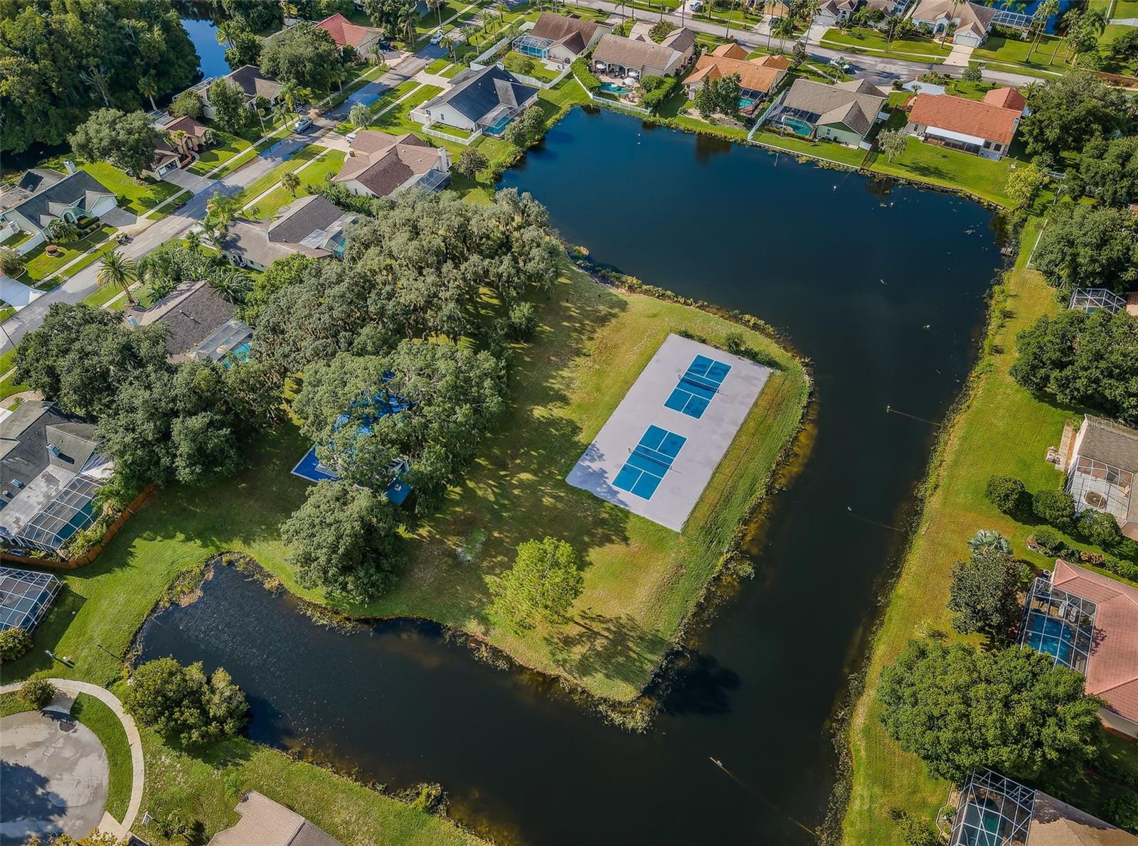 WHISPERING LAKES - Residential