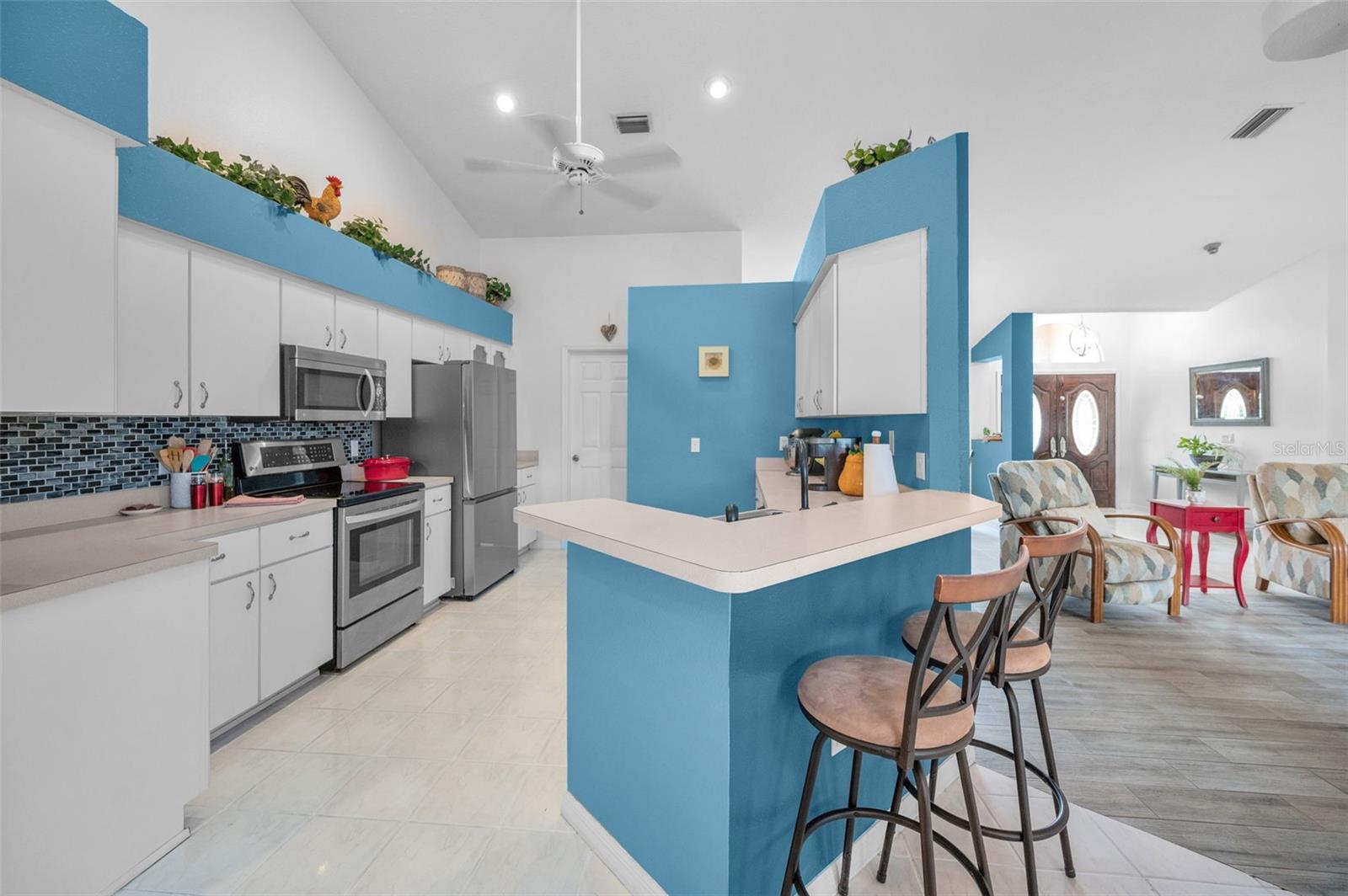 WHISPERING LAKES - Residential