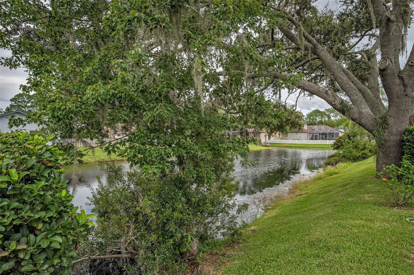 WHISPERING LAKES - Residential