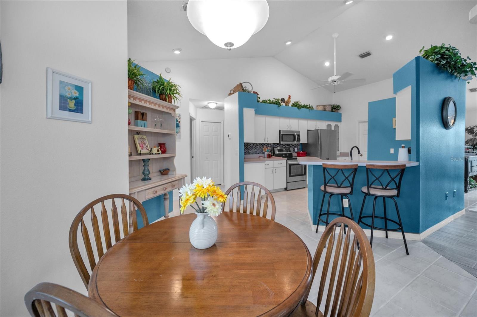 WHISPERING LAKES - Residential