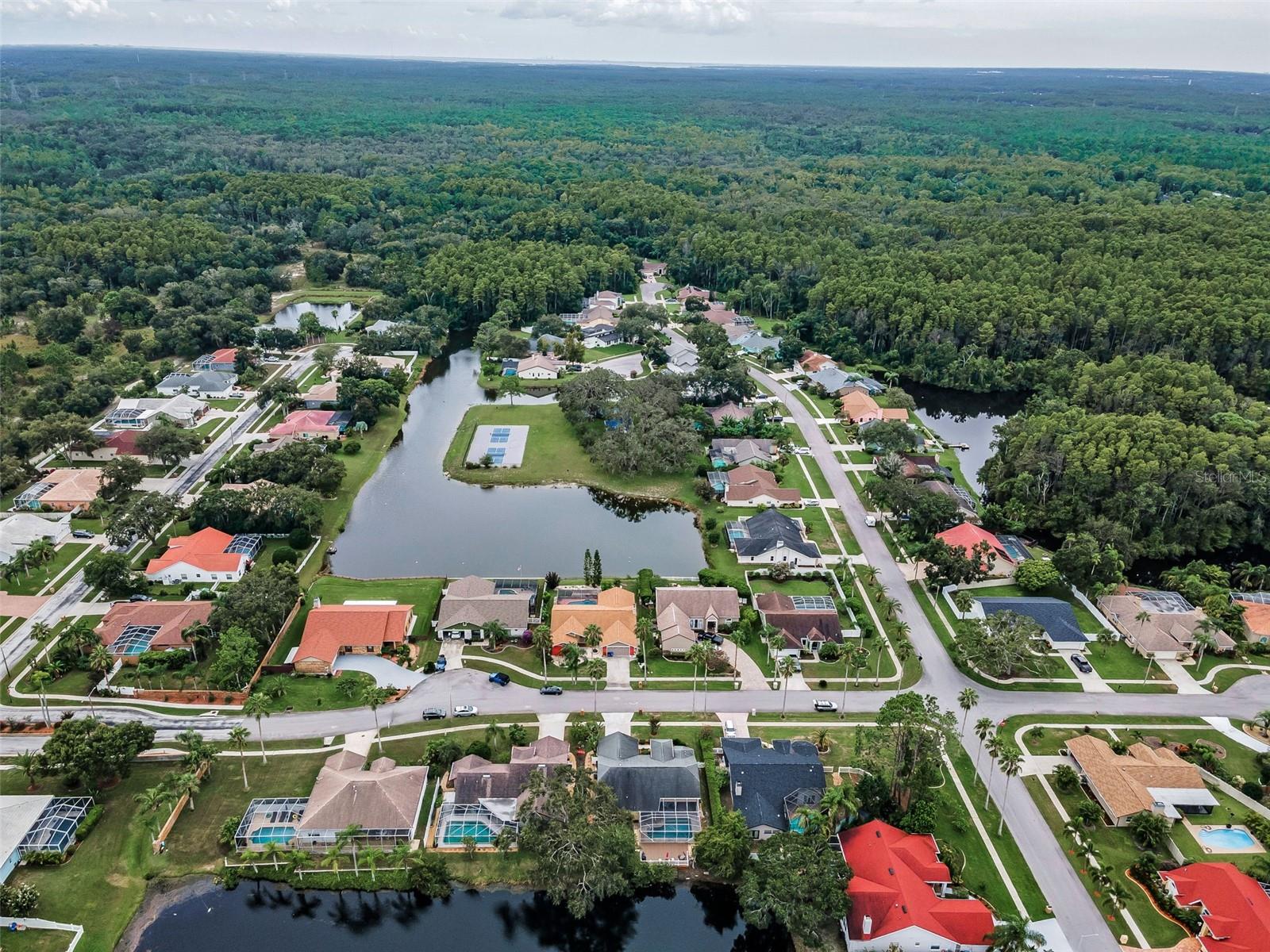 WHISPERING LAKES - Residential