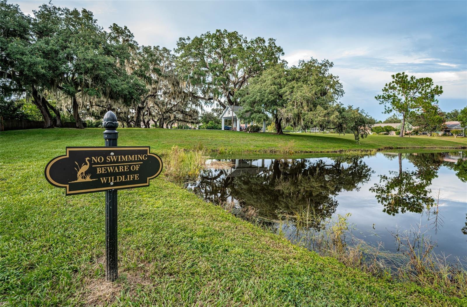 WHISPERING LAKES - Residential