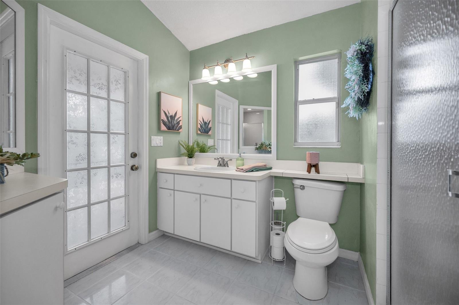 WHISPERING LAKES - Residential