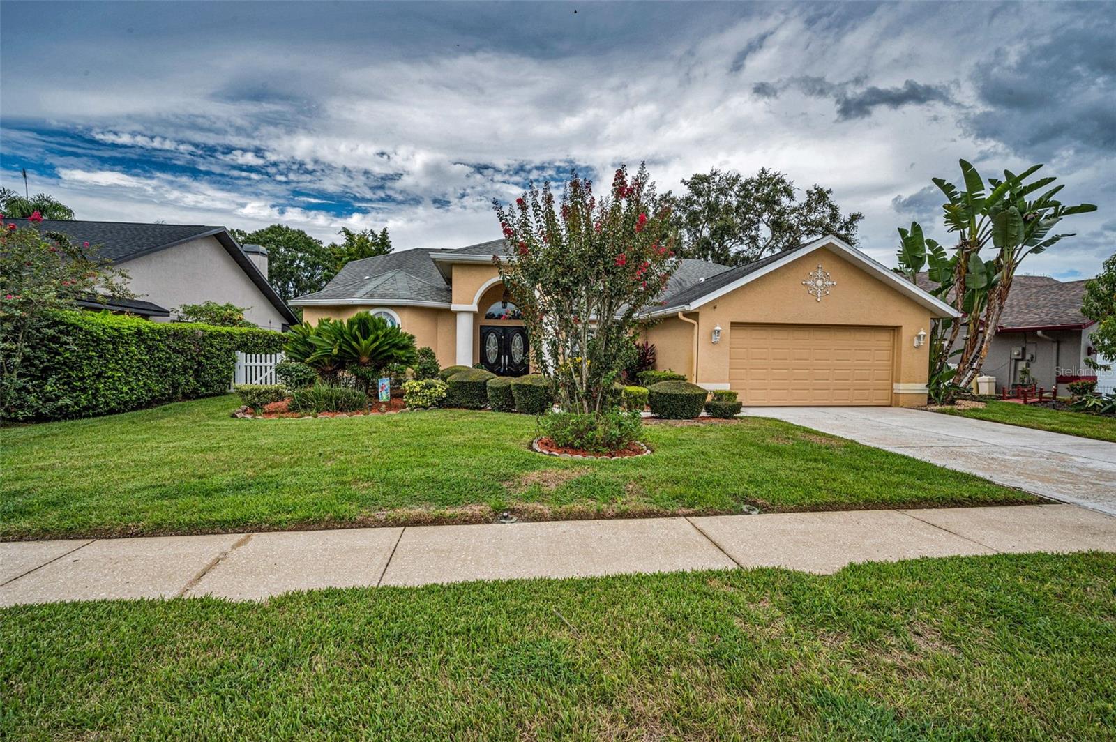 WHISPERING LAKES - Residential