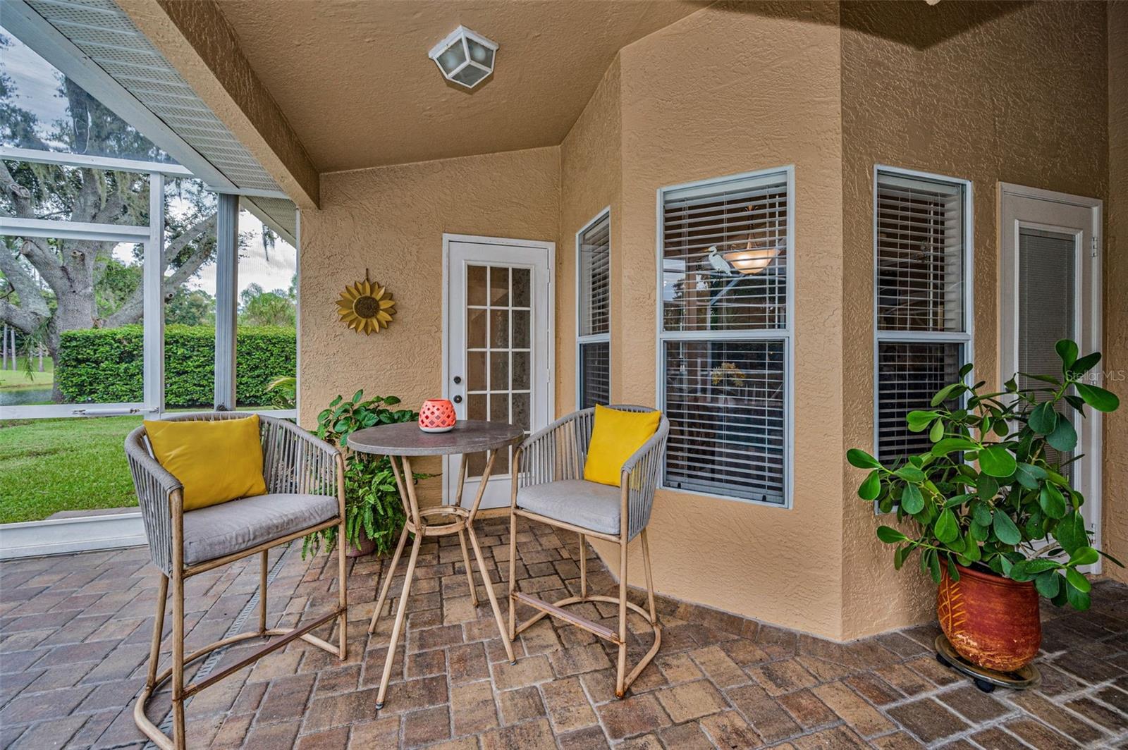 WHISPERING LAKES - Residential
