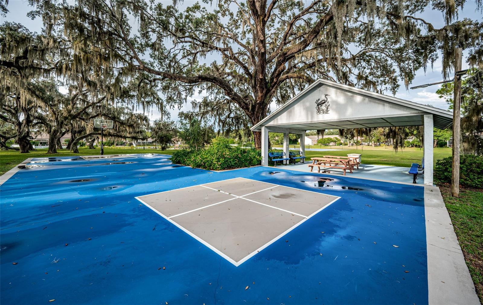 WHISPERING LAKES - Residential