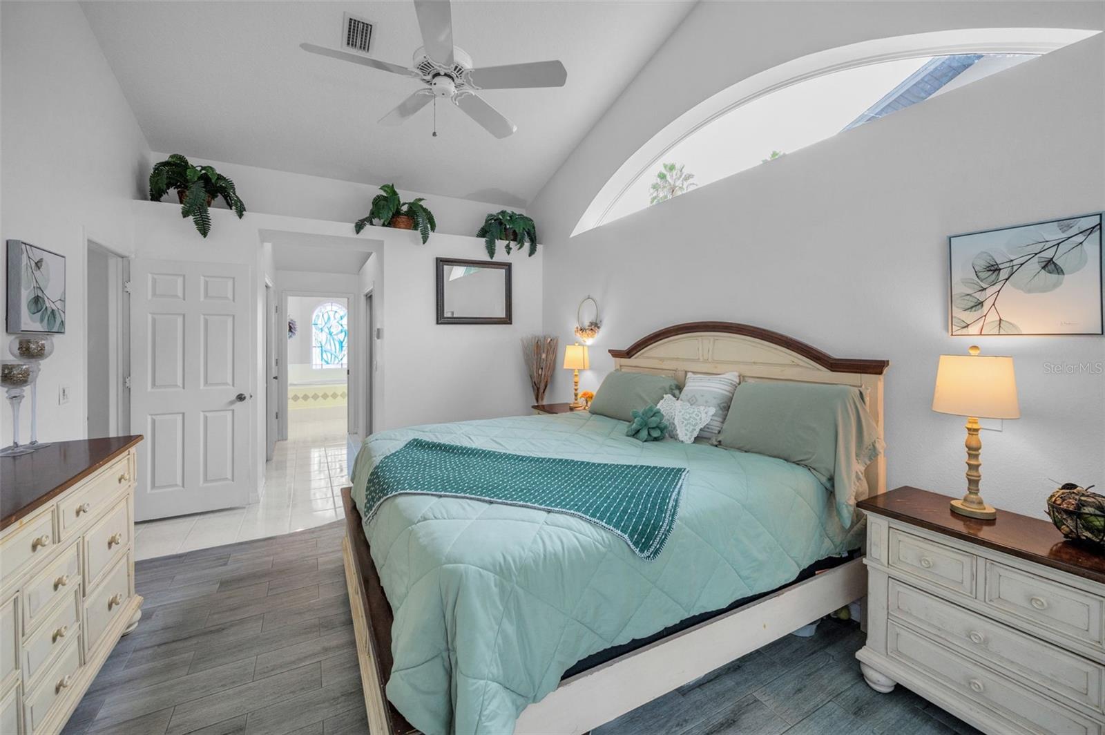 WHISPERING LAKES - Residential