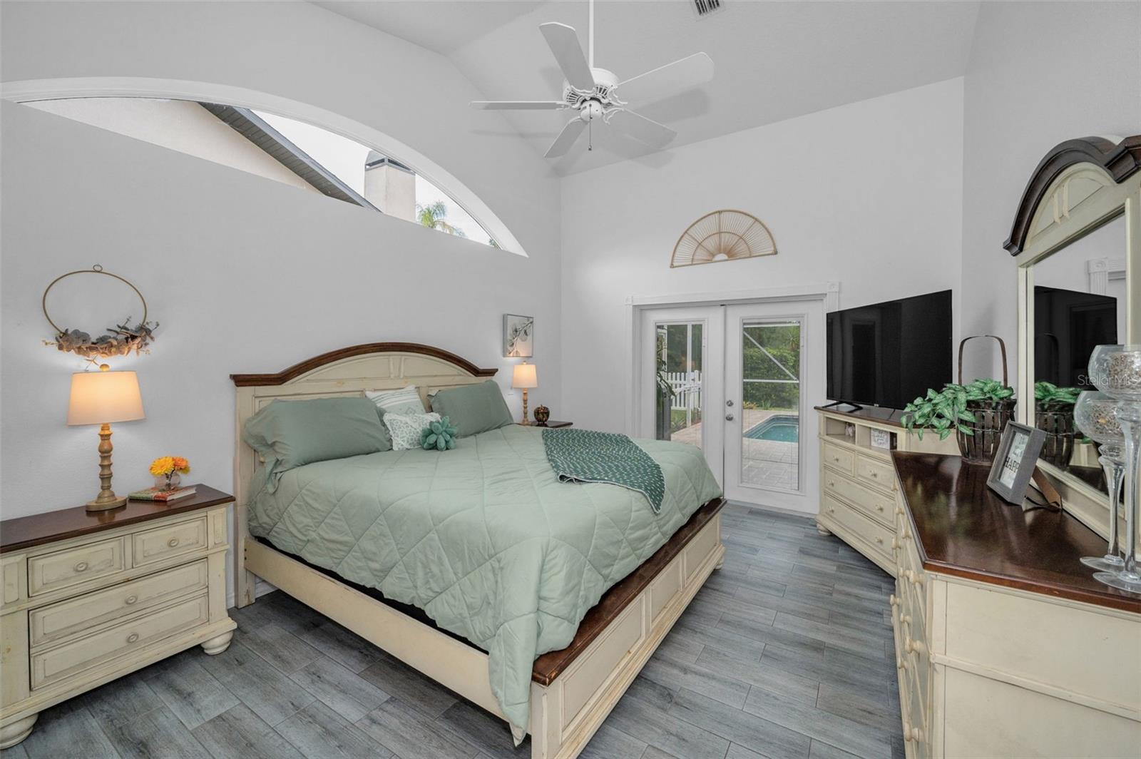 WHISPERING LAKES - Residential