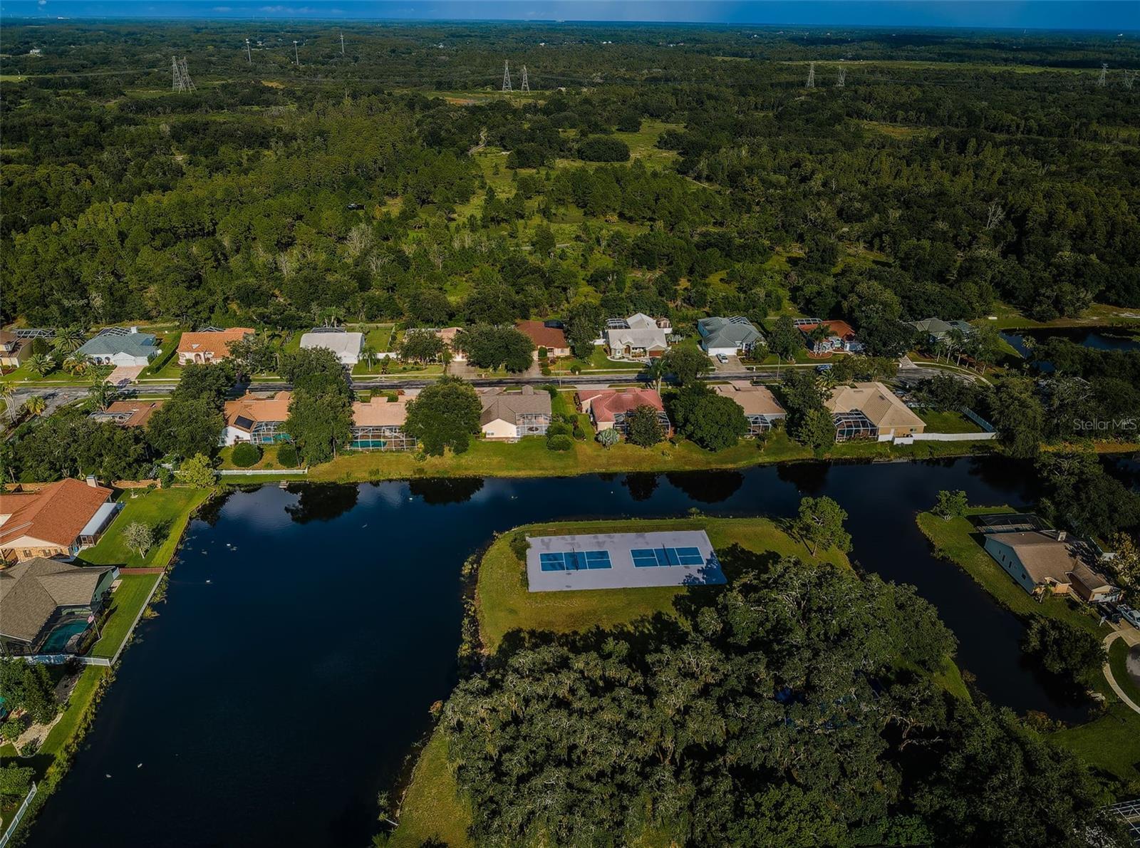 WHISPERING LAKES - Residential