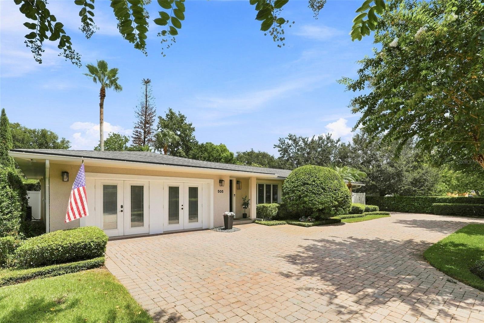 505 OAK LANE