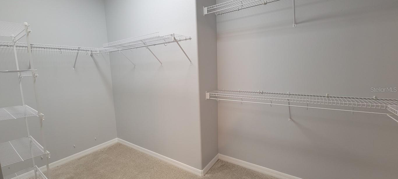 OAK CREEK - Residential Lease