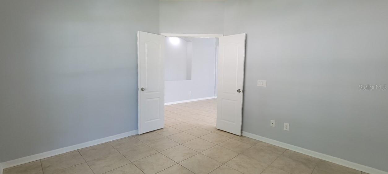 OAK CREEK - Residential Lease